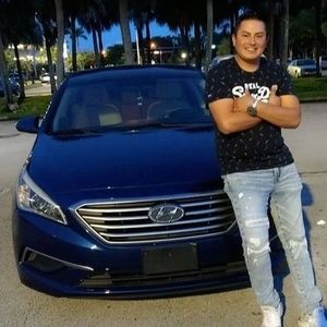 Meet your Posher, Camilo